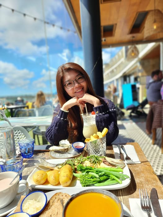 Làm việc miệt mài để có thể tự thưởng cho bản thân một kì nghỉ chất lượng, ngủ thoải mái mà không cầ